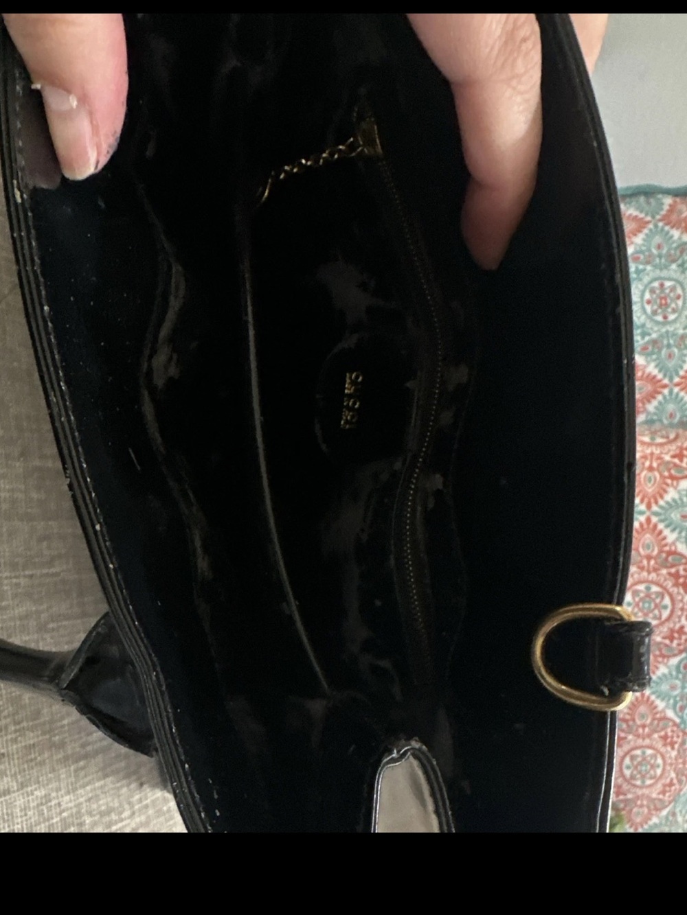 Gucci Black Patent Leather Structured Tote with Gold Hardware - Picture 10 of 10